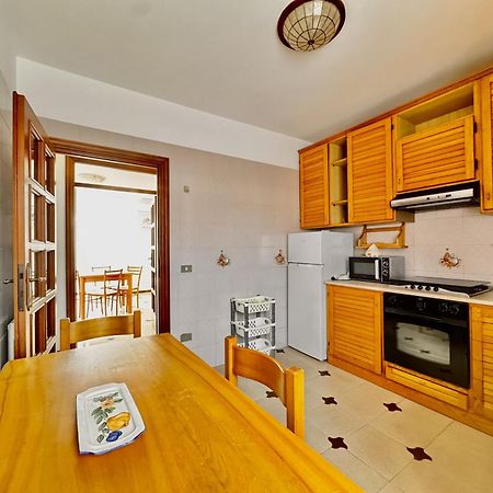 Holidaycasa Leone - Con Posto Auto A 200Mt Dal Mare Sperlonga Eksteriør bilde